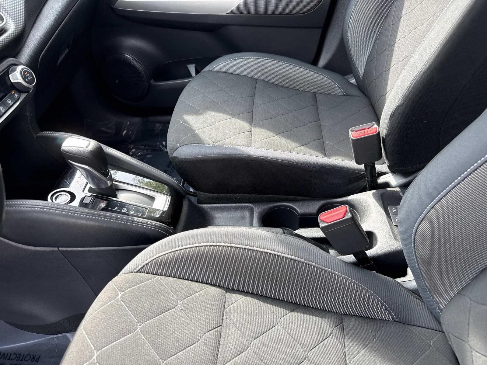 Used 2019 Nissan Kicks SV FWD image 21
