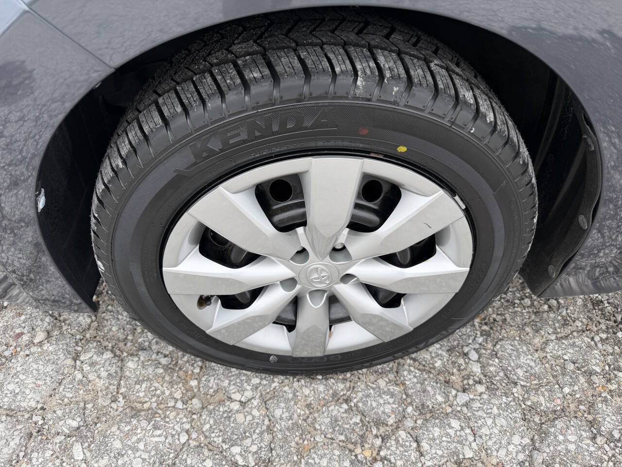 Used 2014 Toyota Corolla LE FWD image 9