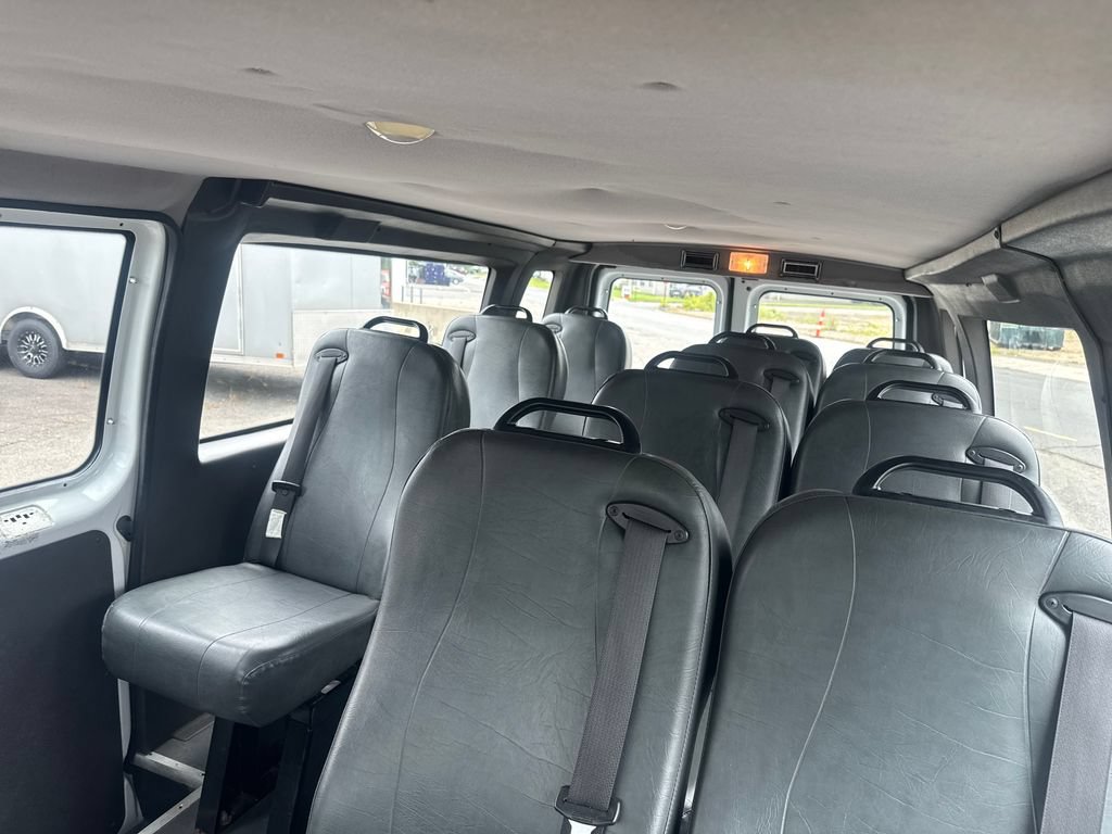 Used 2014 Ford E-250 and Econoline 250 Extended w/ Power Group RWD image 31