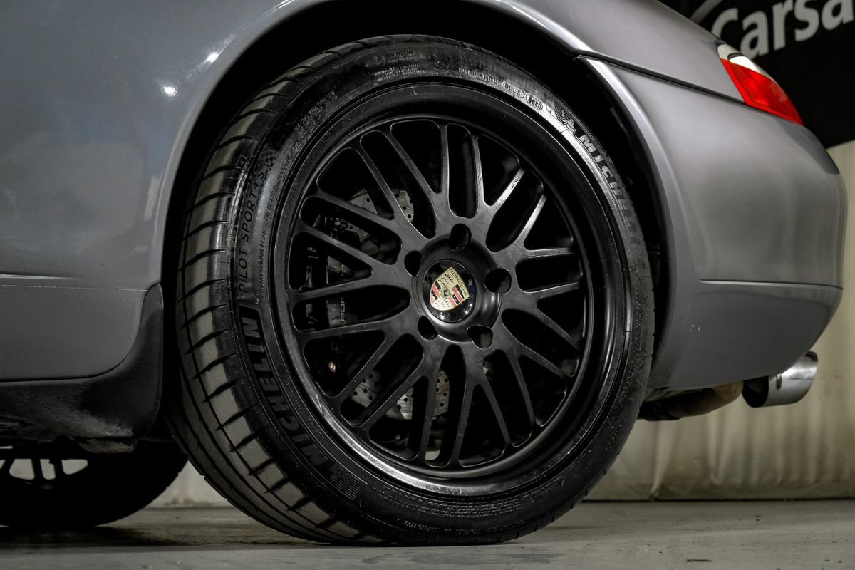Used 2001 Porsche 911 Carrera RWD image 45