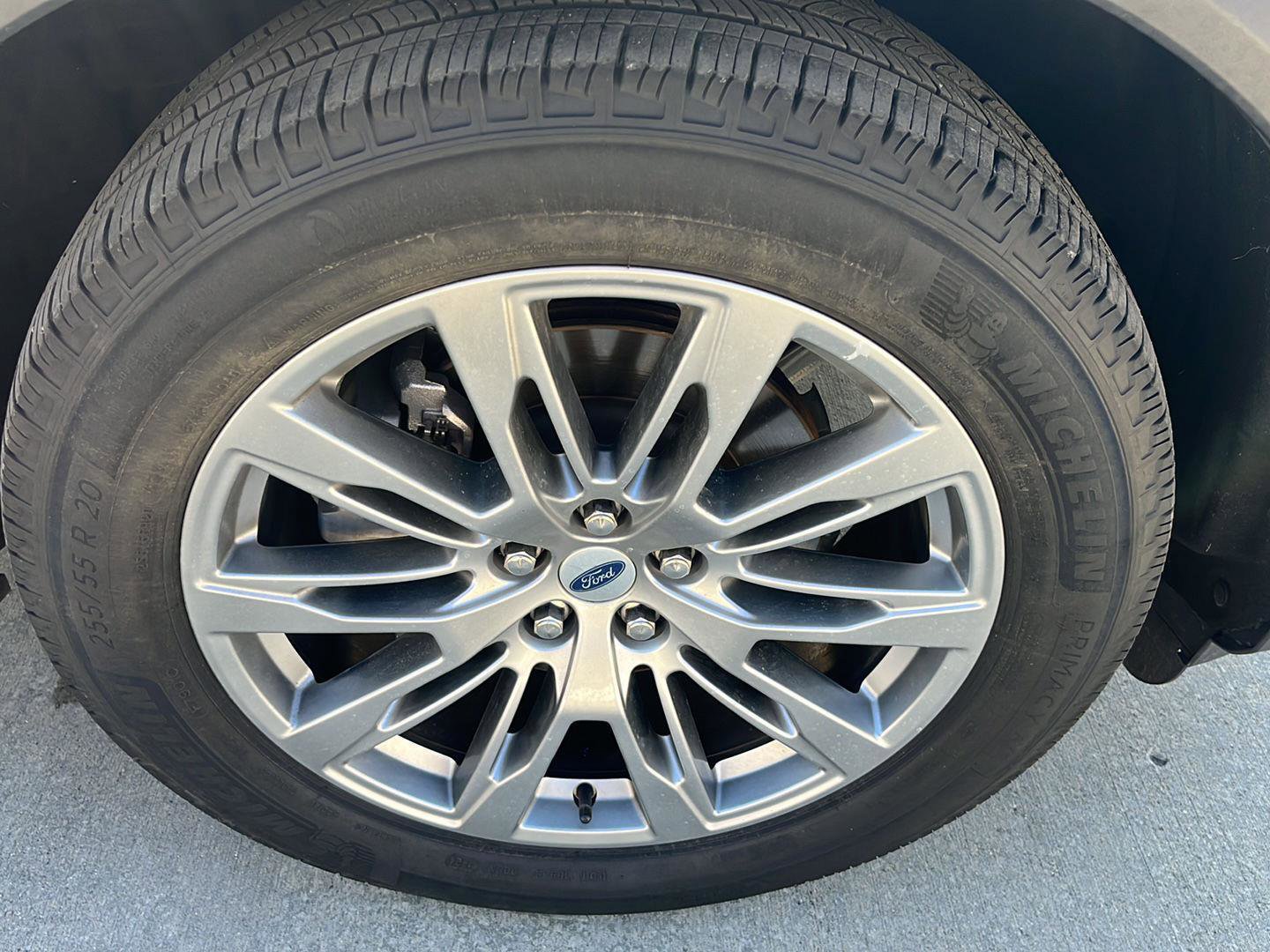 Used 2025 Ford Explorer Platinum image 31