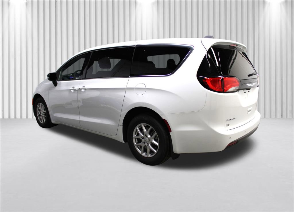 New 2026 Chrysler Voyager LX image 5