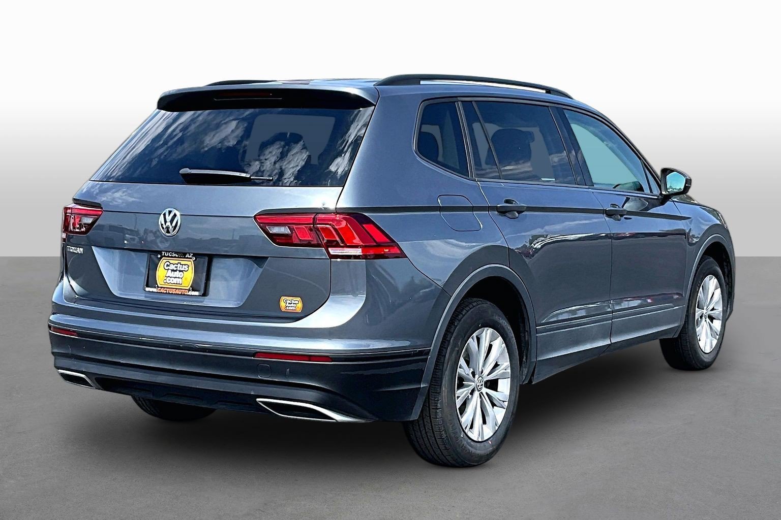 Used 2019 Volkswagen Tiguan S FWD image 2