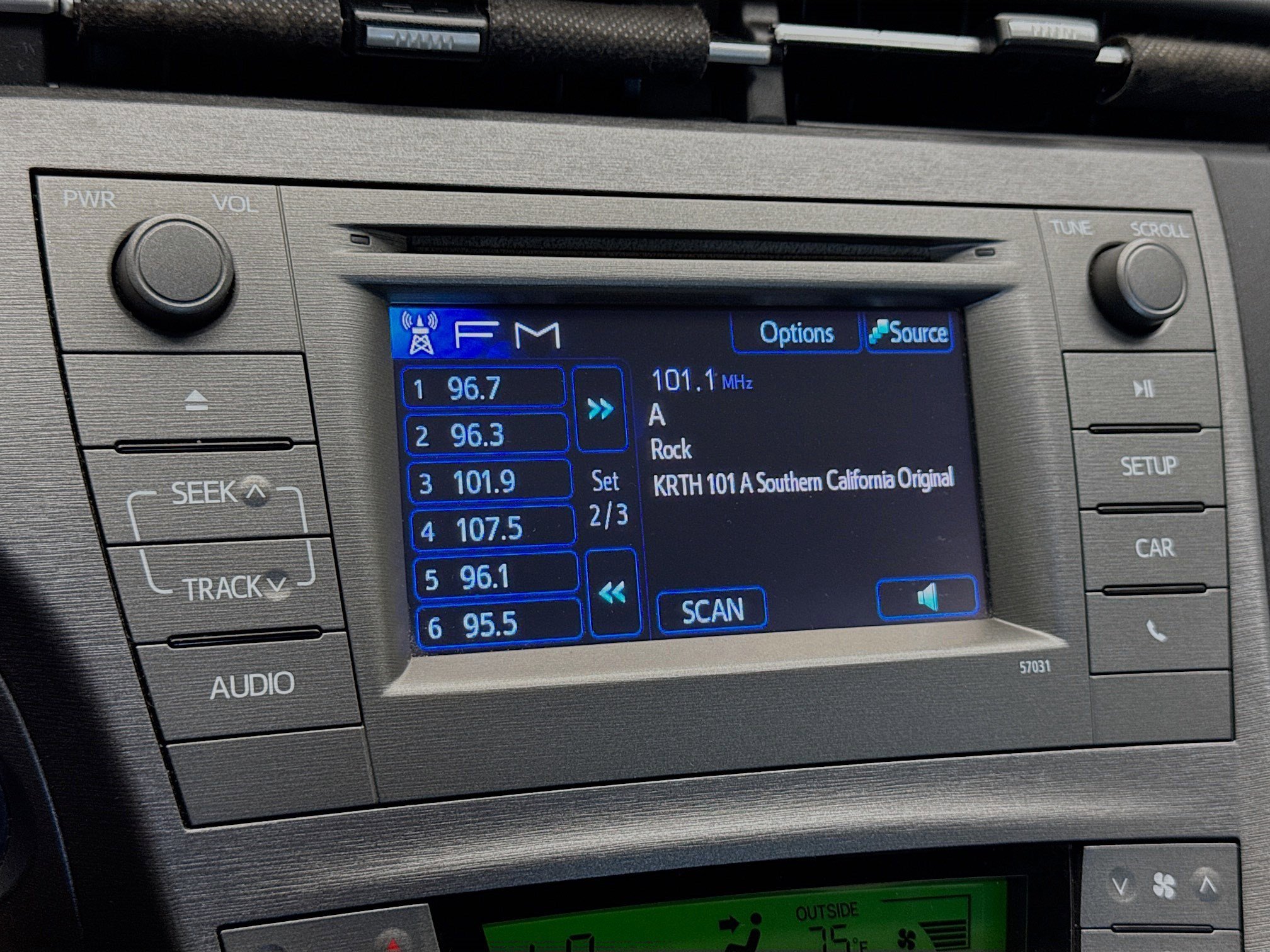 Used 2015 Toyota Prius Two image 11