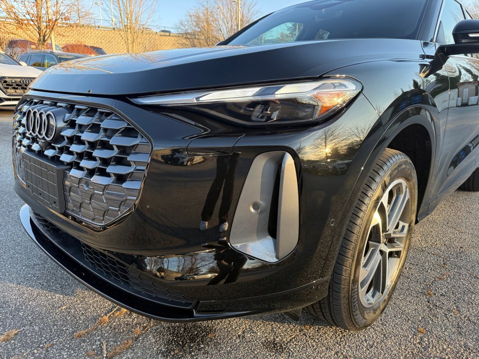 Certified 2025 Audi Q5 Premium w/ Convenience Package image 26