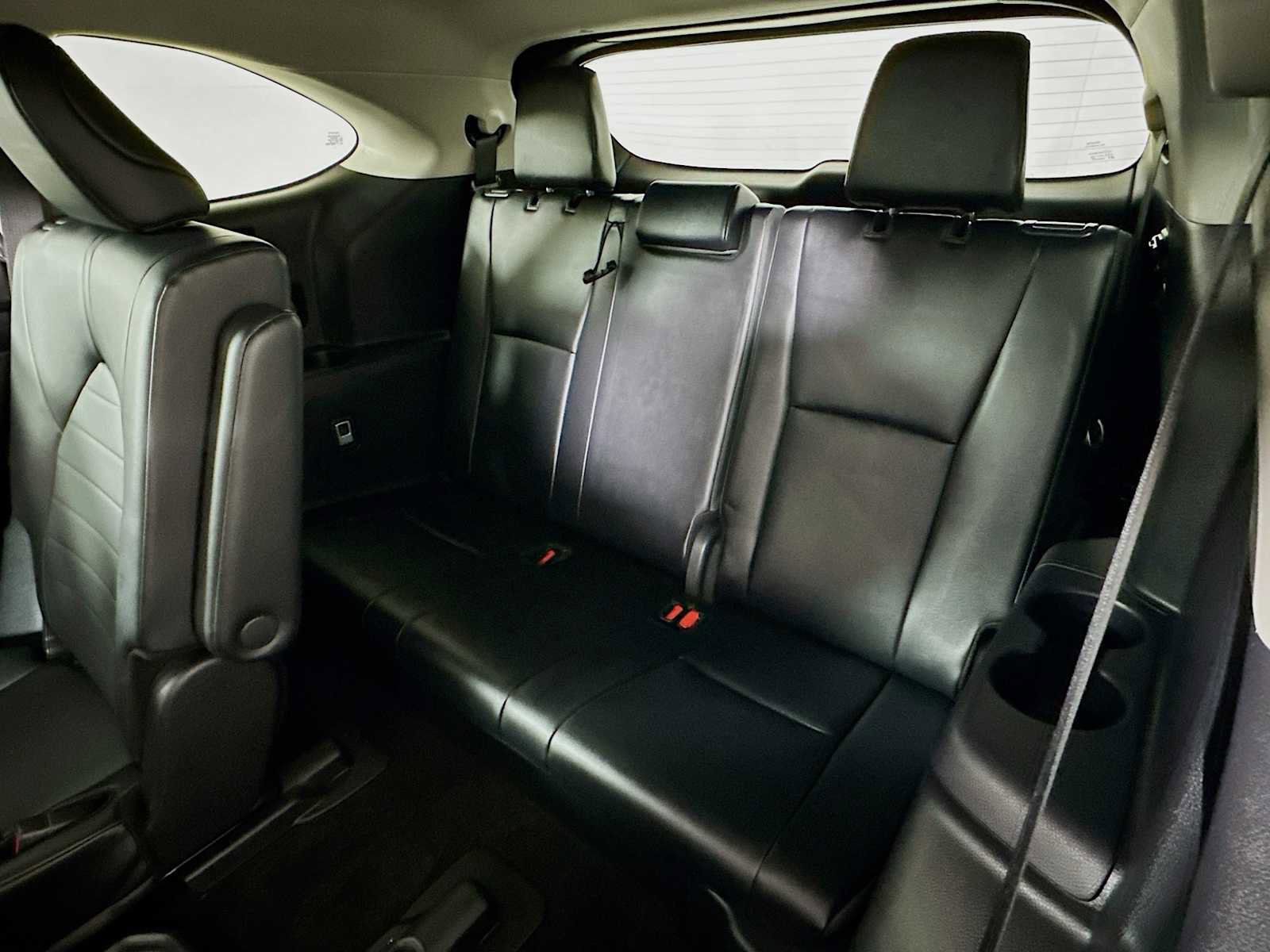 Used 2024 Toyota Highlander XLE image 25