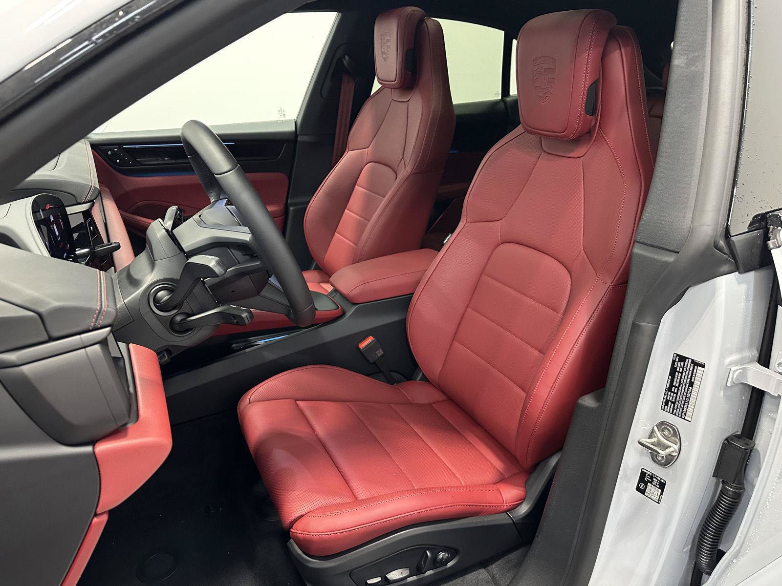 New 2026 Porsche Macan 4S Electric AWD/4WD image 5