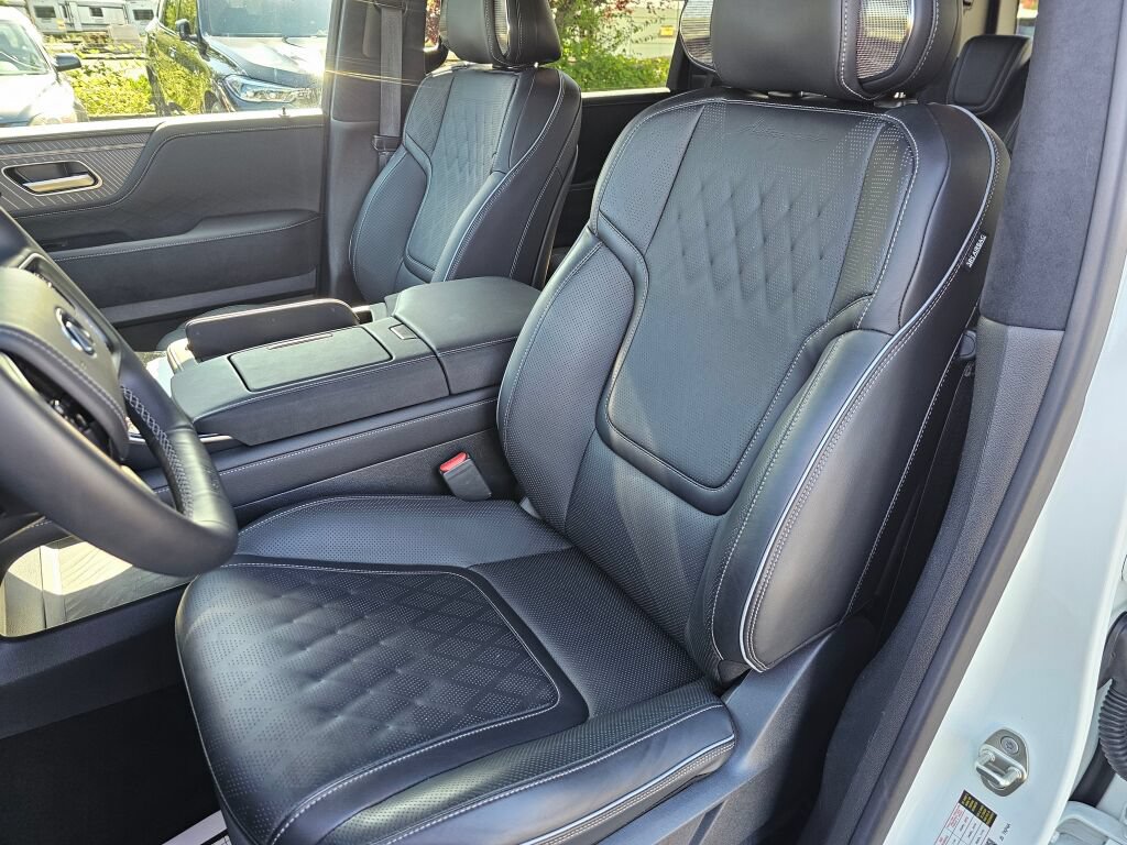 Used 2025 INFINITI QX80 Autograph AWD/4WD image 25