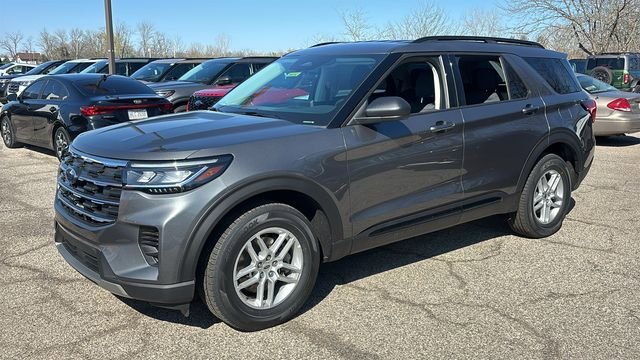 New 2026 Ford Explorer Active image 3