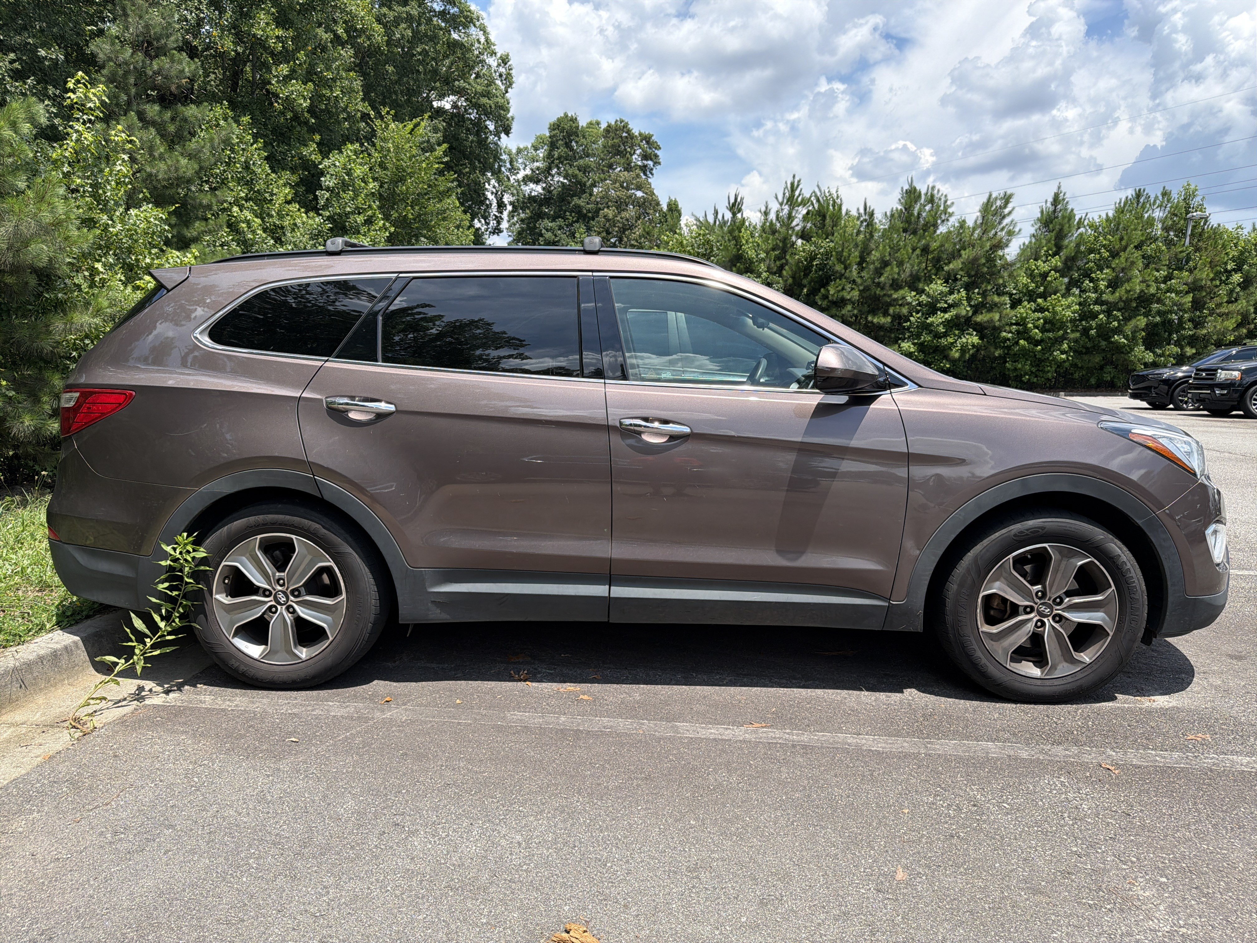 Used 2015 Hyundai Santa Fe GLS FWD image 3
