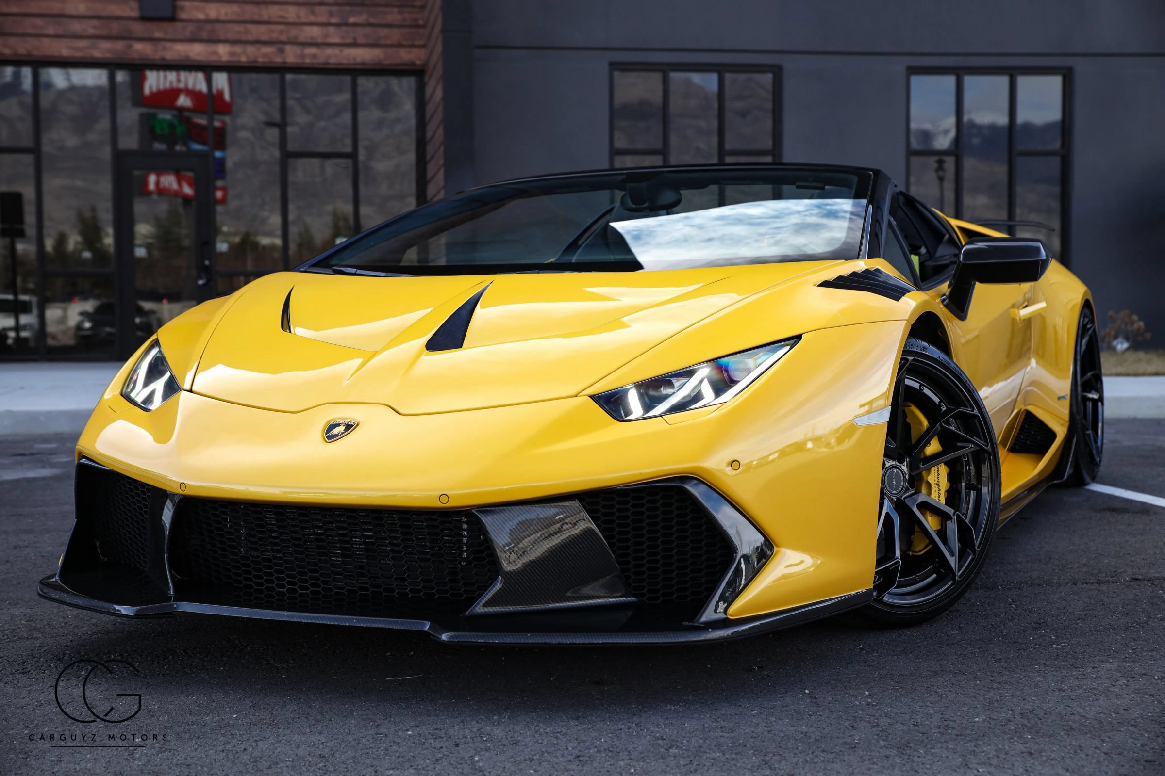Used 2016 Lamborghini Huracan LP 610-4 AWD/4WD image 2