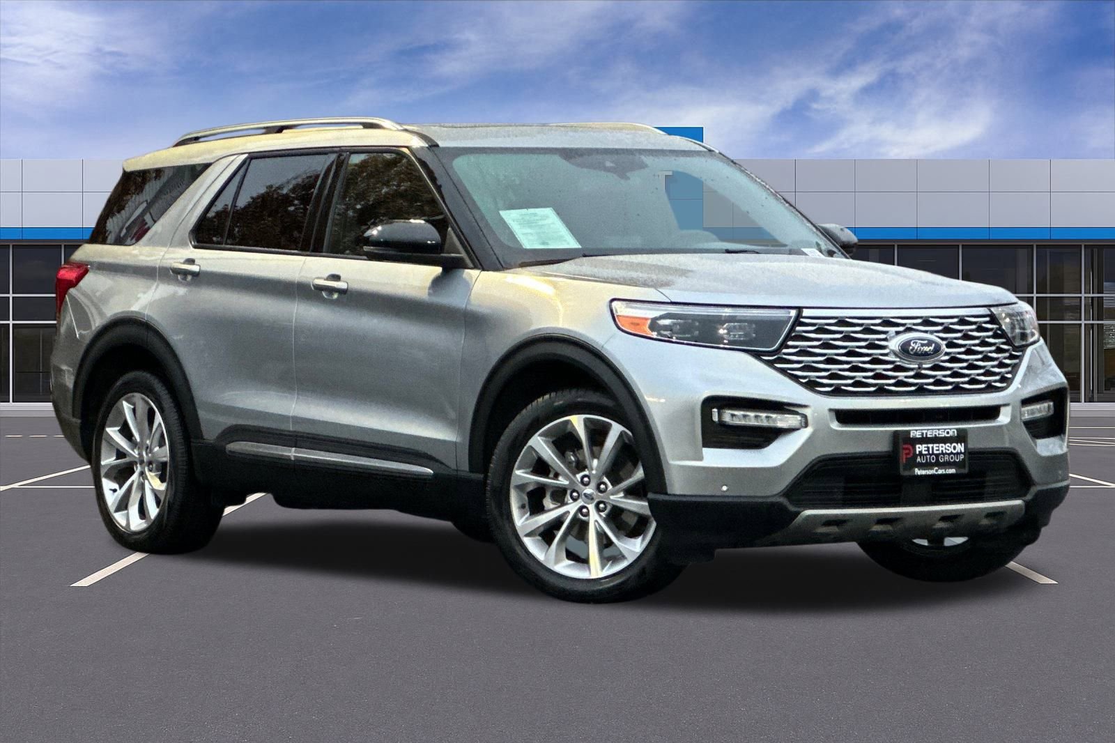 Used 2022 Ford Explorer Platinum w/ Equipment Group 601A image 2