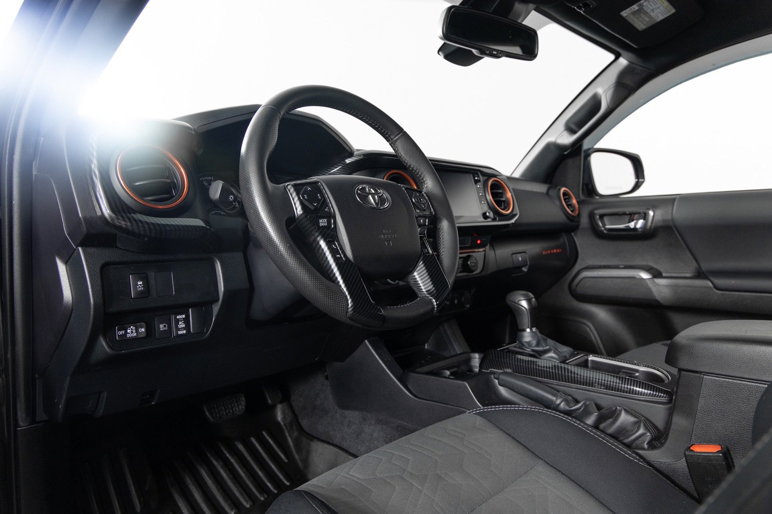 Used 2022 Toyota Tacoma TRD Sport w/ Technology Package image 14