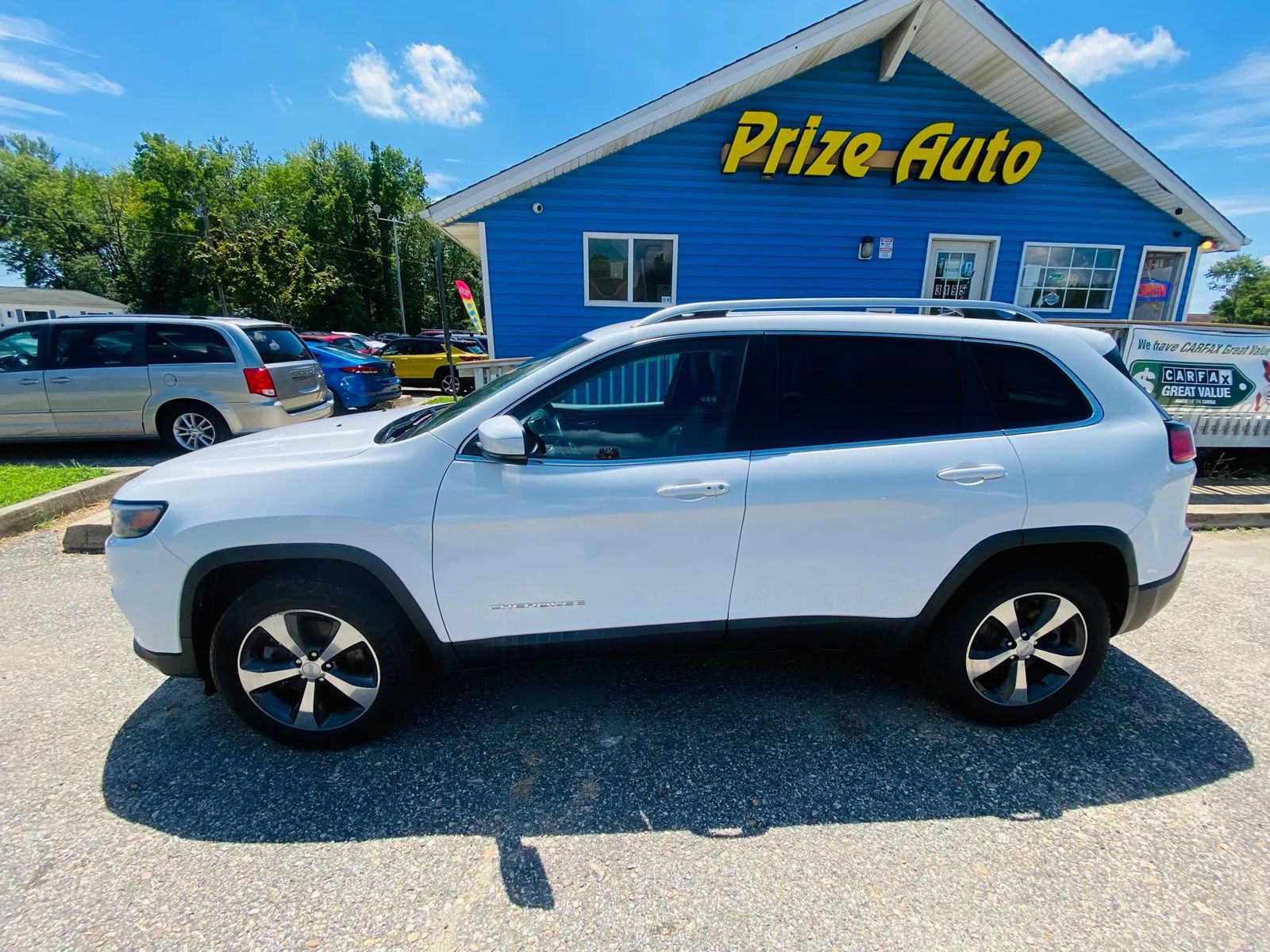 Used 2019 Jeep Cherokee Limited AWD/4WD image 3