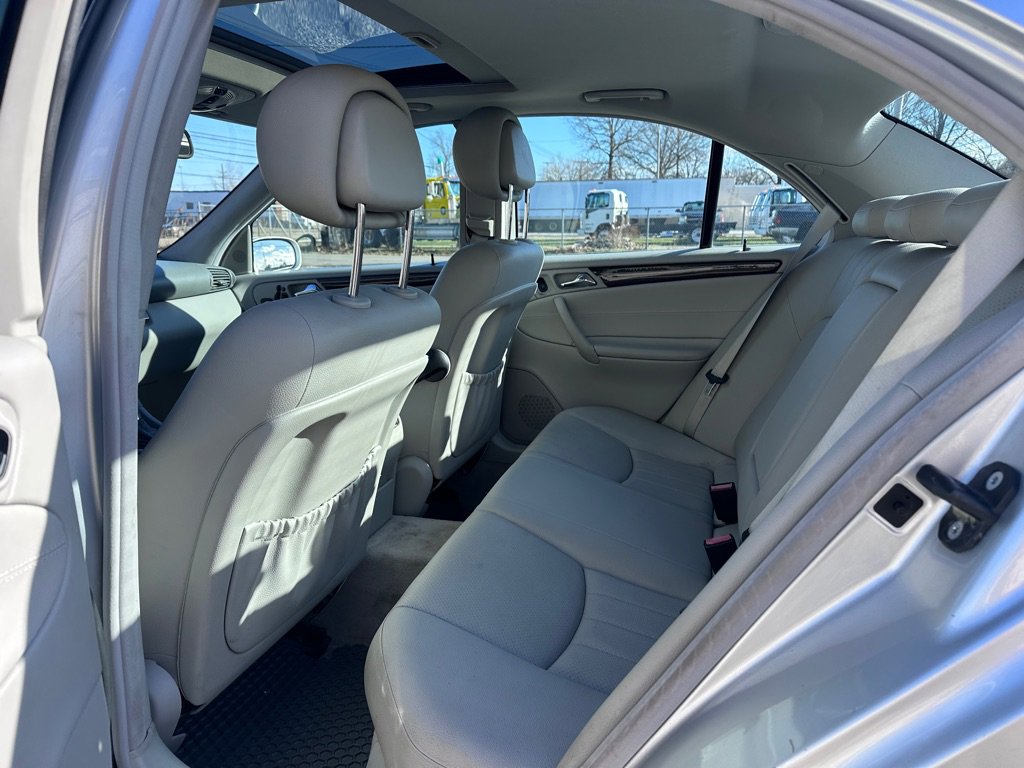 Used 2007 Mercedes-Benz C 280 4MATIC Sedan image 10