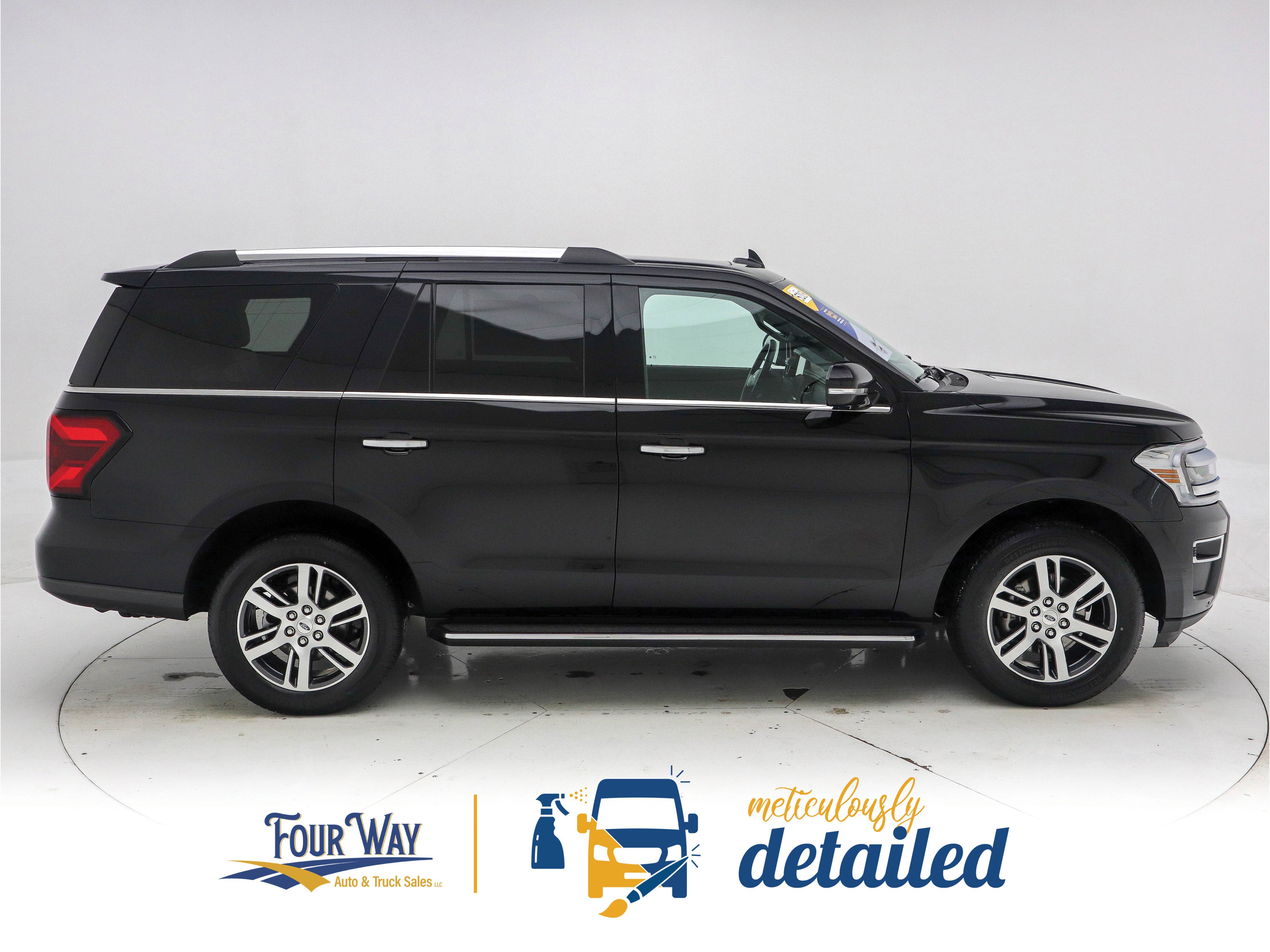 Used 2023 Ford Expedition Limited image 2