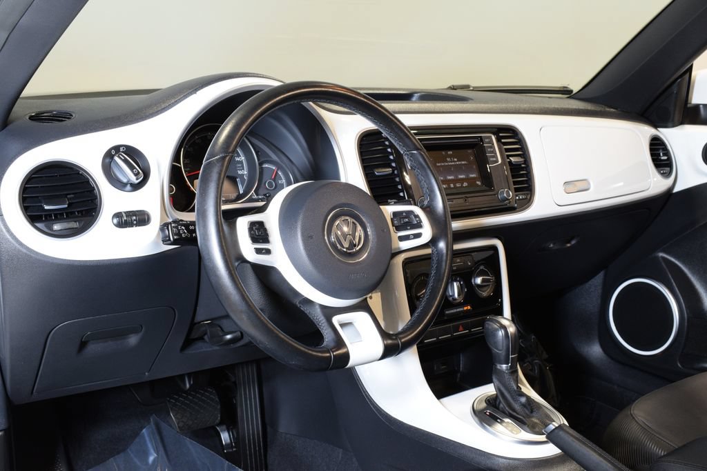 Used 2019 Volkswagen Beetle 2.0T S FWD image 17