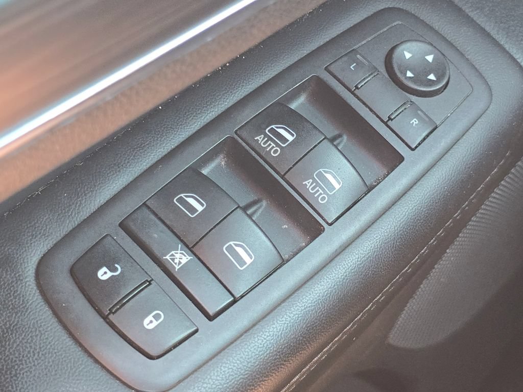 Used 2020 Jeep Grand Cherokee Limited w/ Premium Lighting Group AWD/4WD image 28