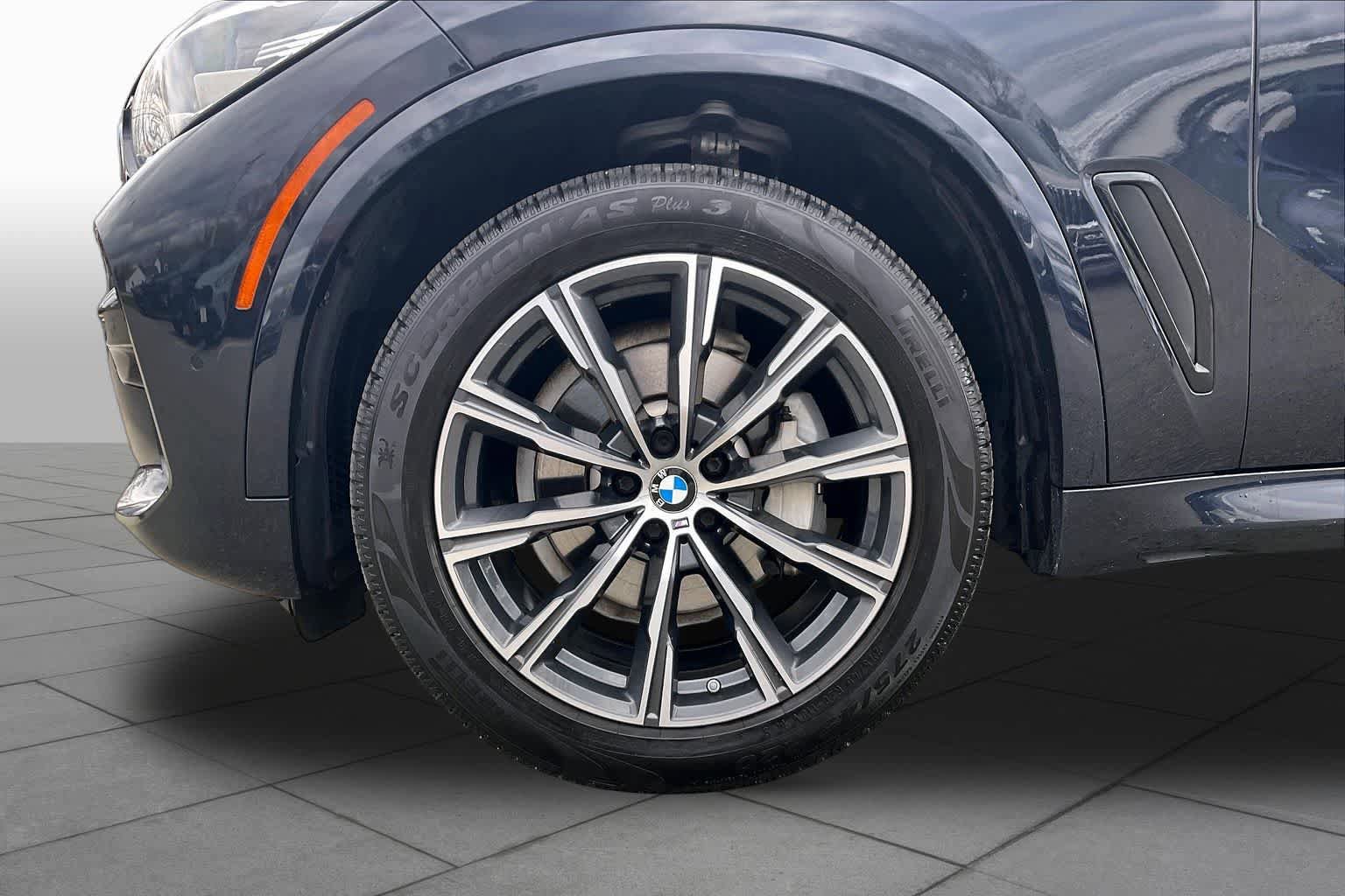 Used 2021 BMW X5 xDrive40i w/ M Sport Package AWD/4WD image 10