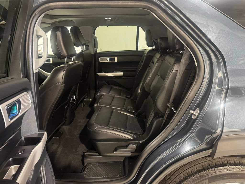 Used 2022 Ford Explorer Limited w/ Class IV Trailer Tow Package AWD/4WD image 19
