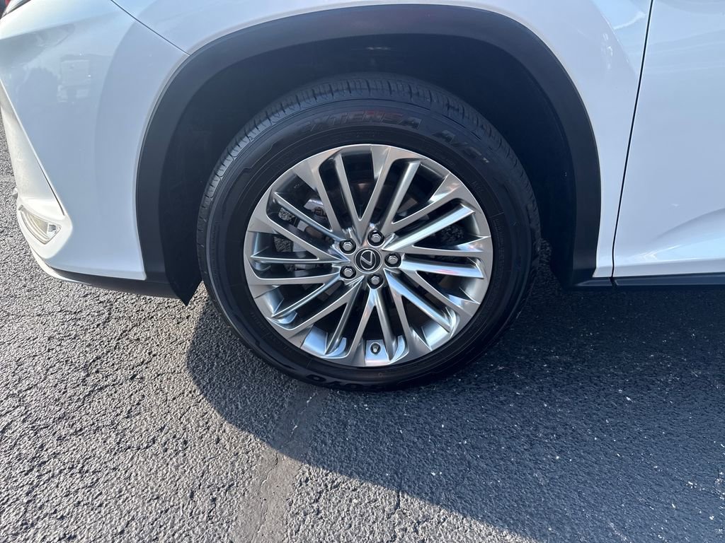 Used 2020 Lexus RX 350L Luxury w/ Accessory Package FWD image 32