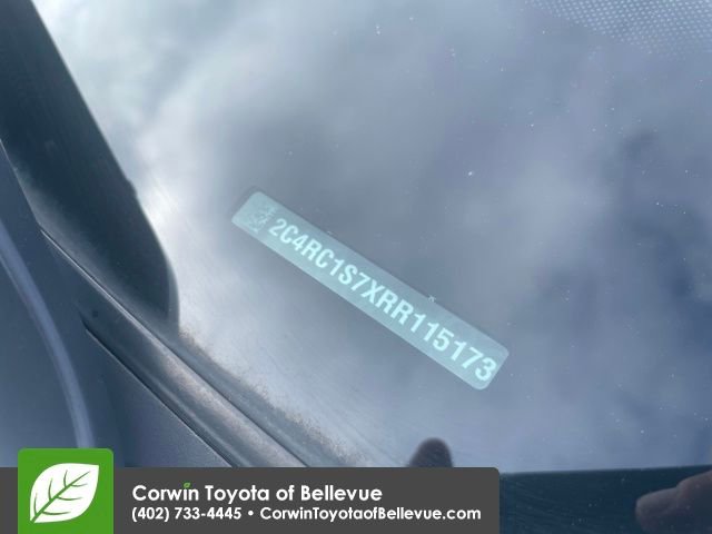 Used 2024 Chrysler Pacifica Select image 30