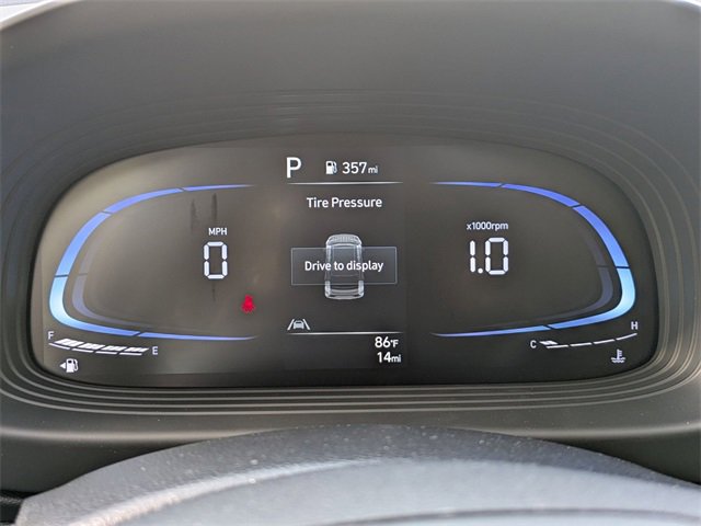 Certified 2025 Hyundai Venue SEL image 6