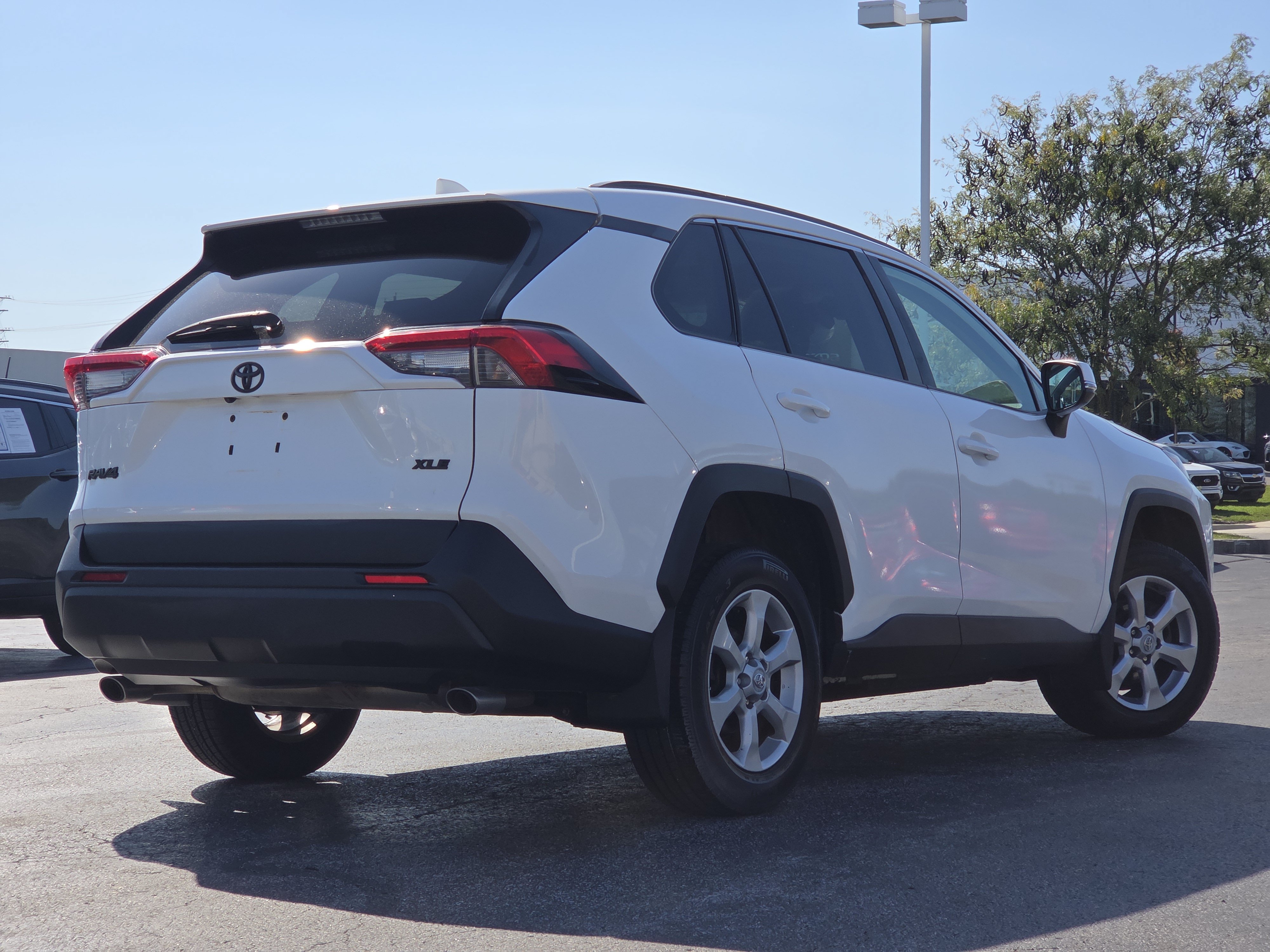 Used 2020 Toyota RAV4 XLE w/ Convenience Package AWD/4WD image 11
