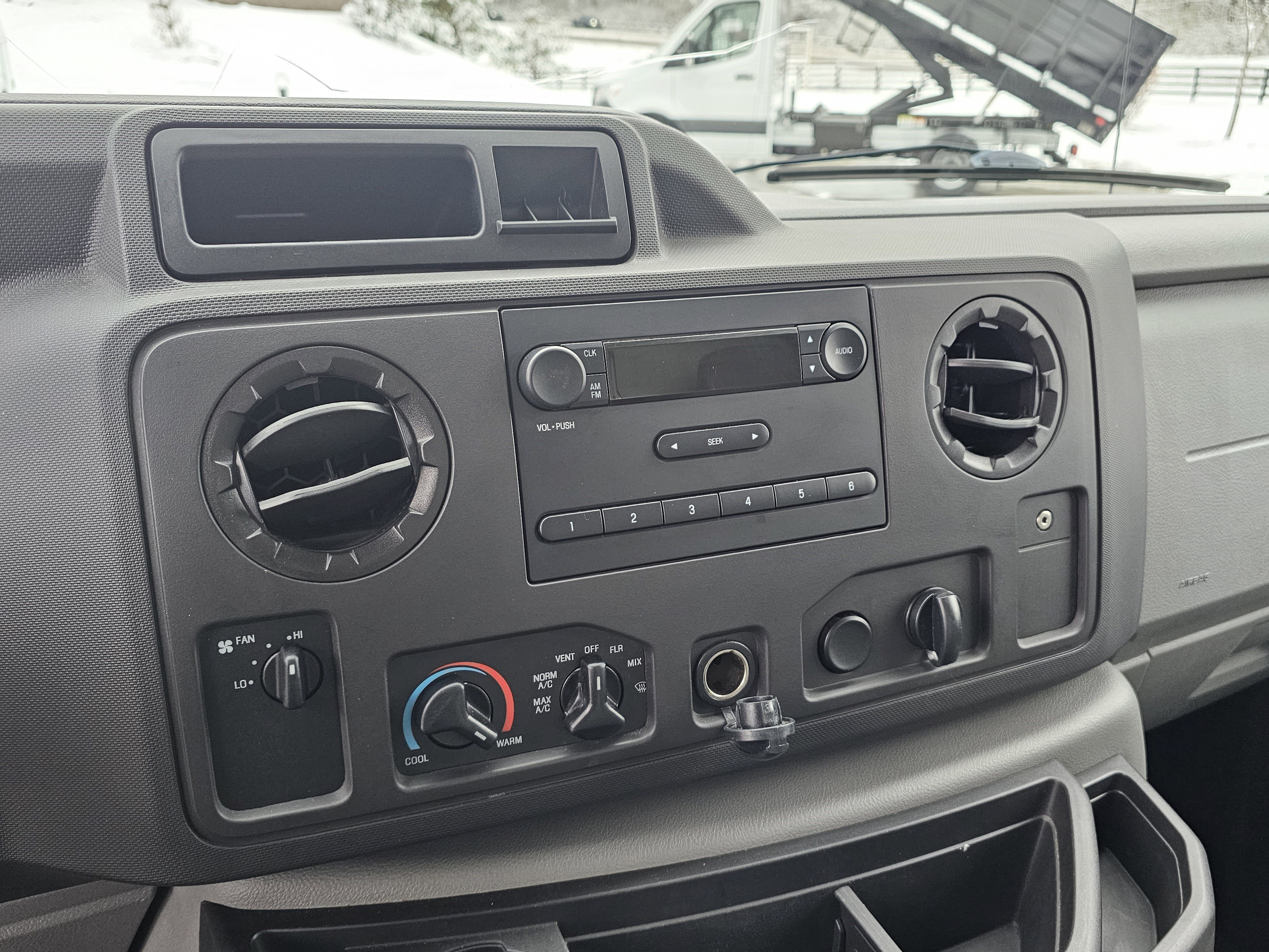 Used 2019 Ford E-350 and Econoline 350 Super Duty w/ Power Windows & Locks Group image 30