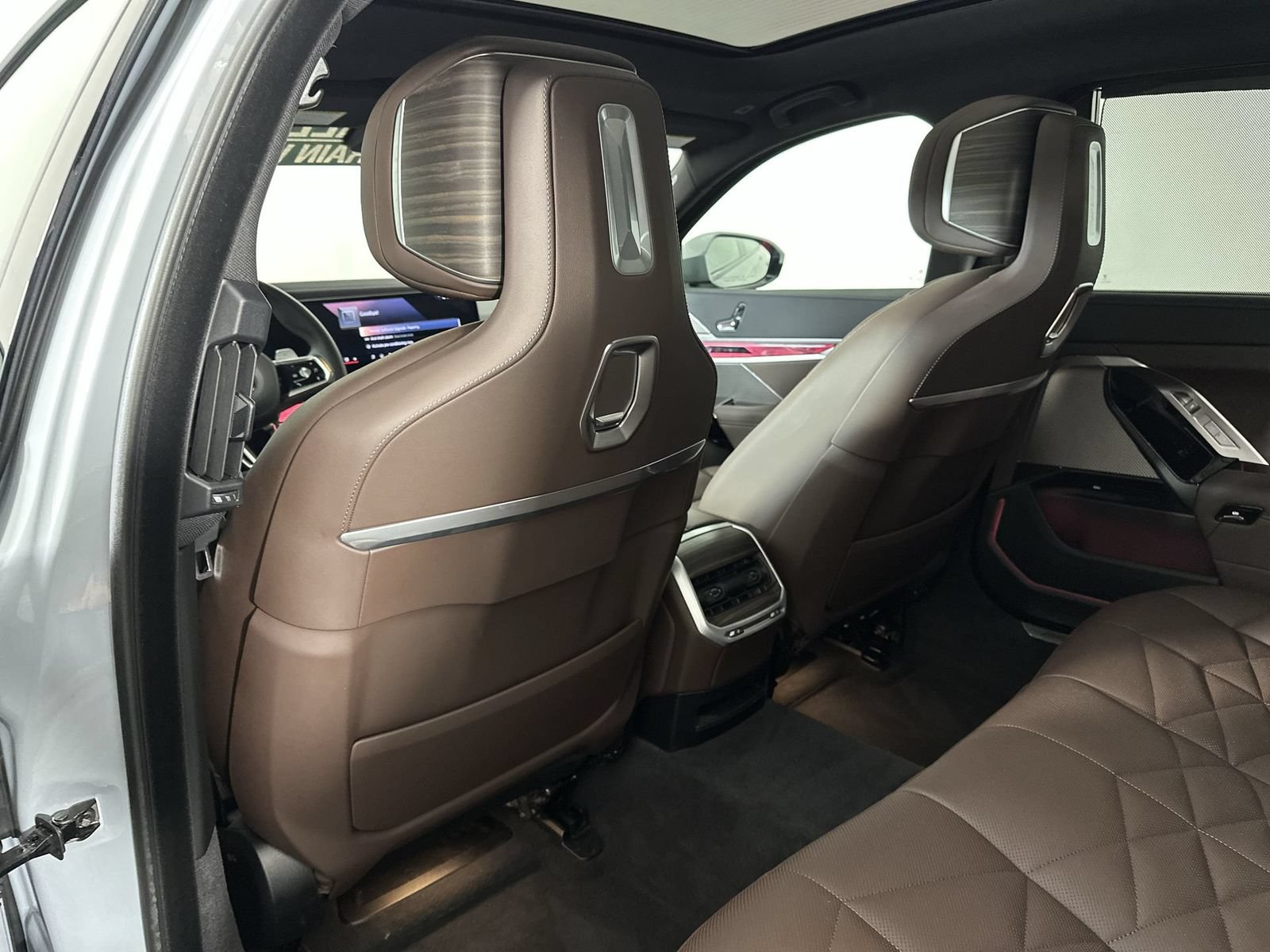 Used 2025 BMW 740i xDrive AWD/4WD image 24