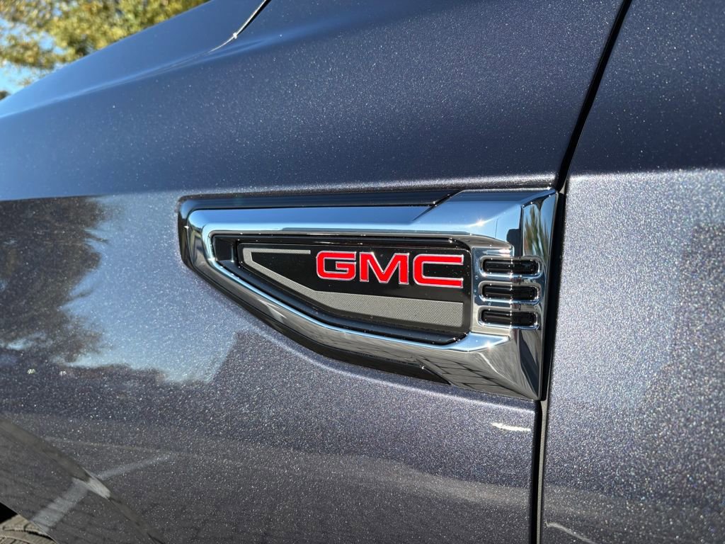 New 2026 GMC Yukon Elevation w/ LPO, Floor Liner Package AWD/4WD image 12