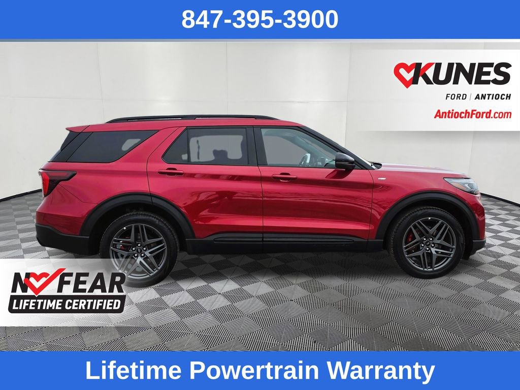 Used 2025 Ford Explorer ST-Line w/ ST-Line Street Pack image 8