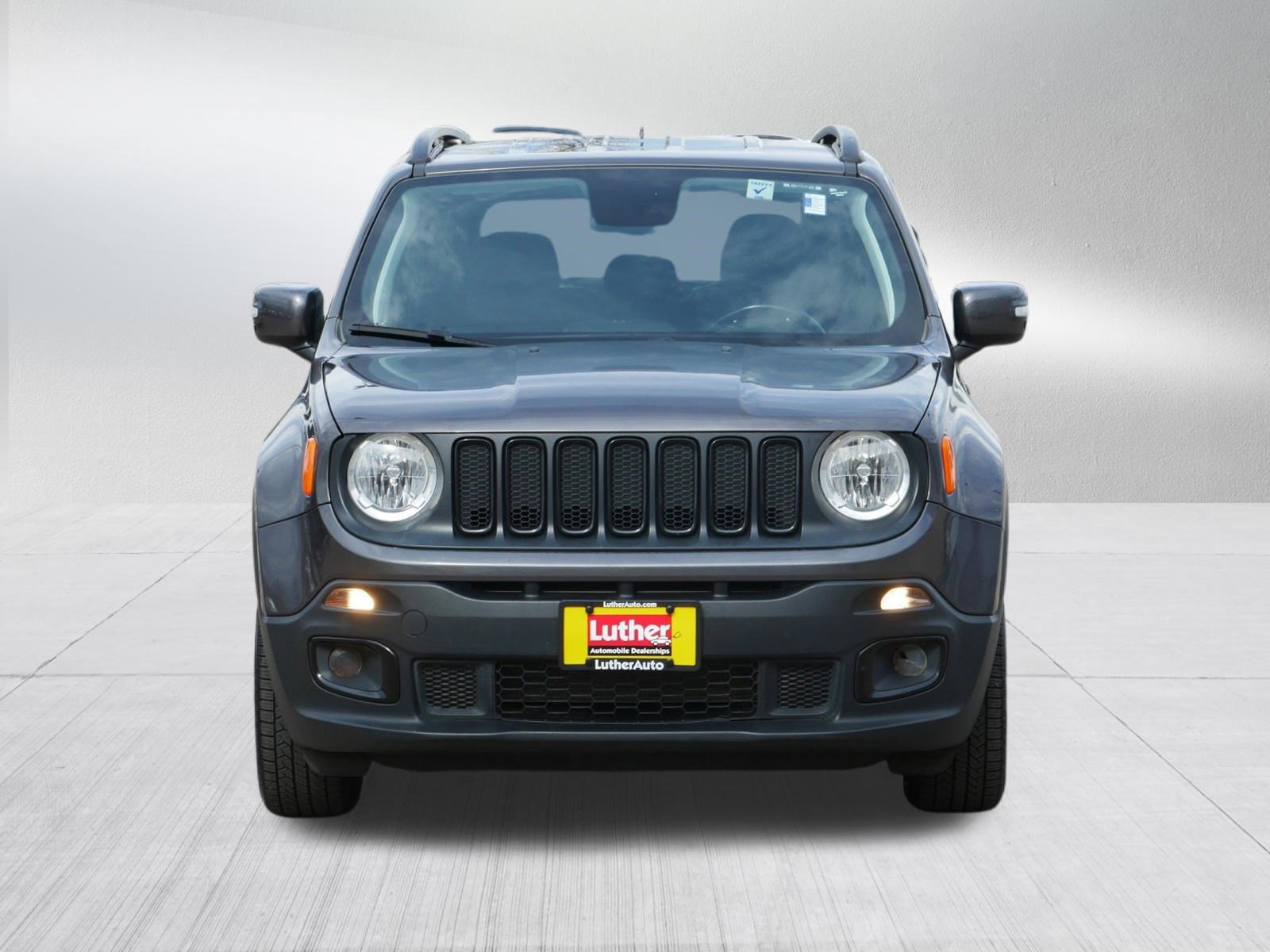 Used 2018 Jeep Renegade Altitude FWD image 2
