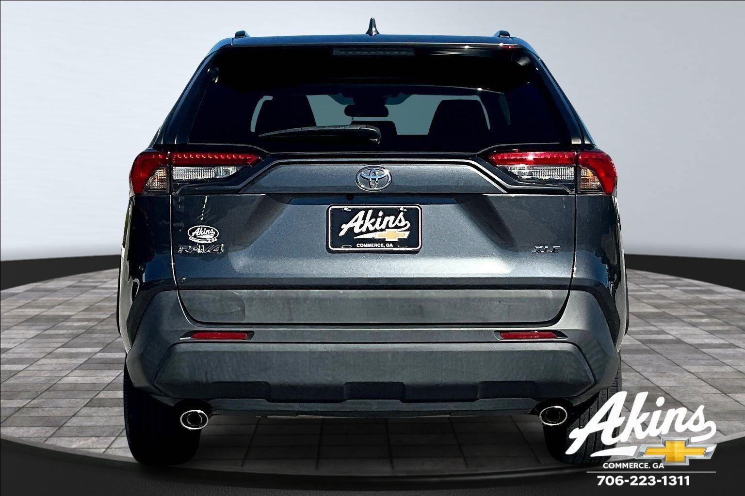 Used 2021 Toyota RAV4 XLE image 5