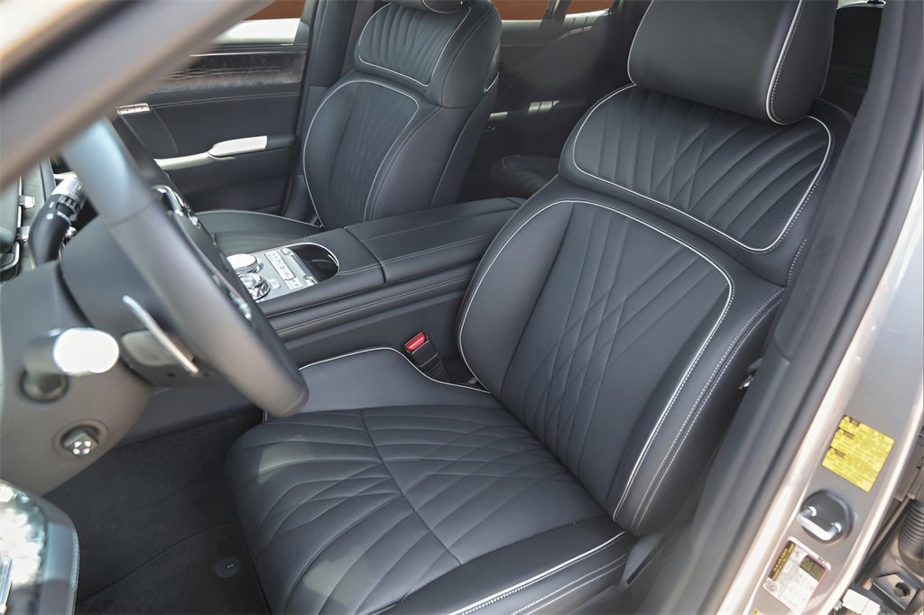 Used 2025 Genesis G90 3.5T image 7
