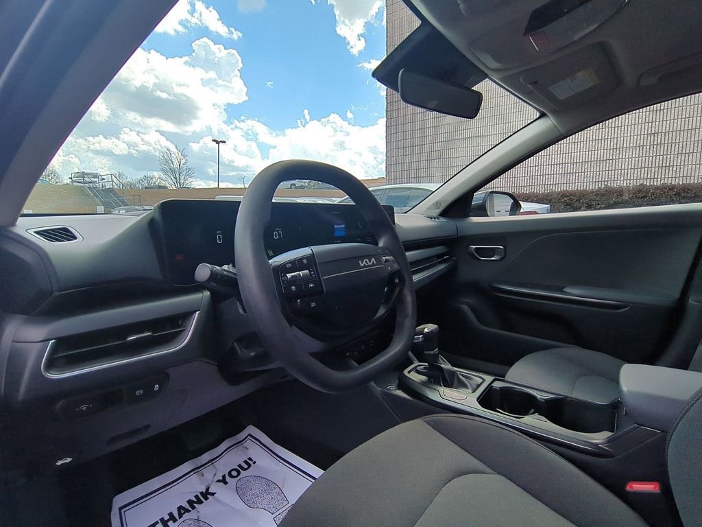 Used 2025 Kia K4 LXS image 15