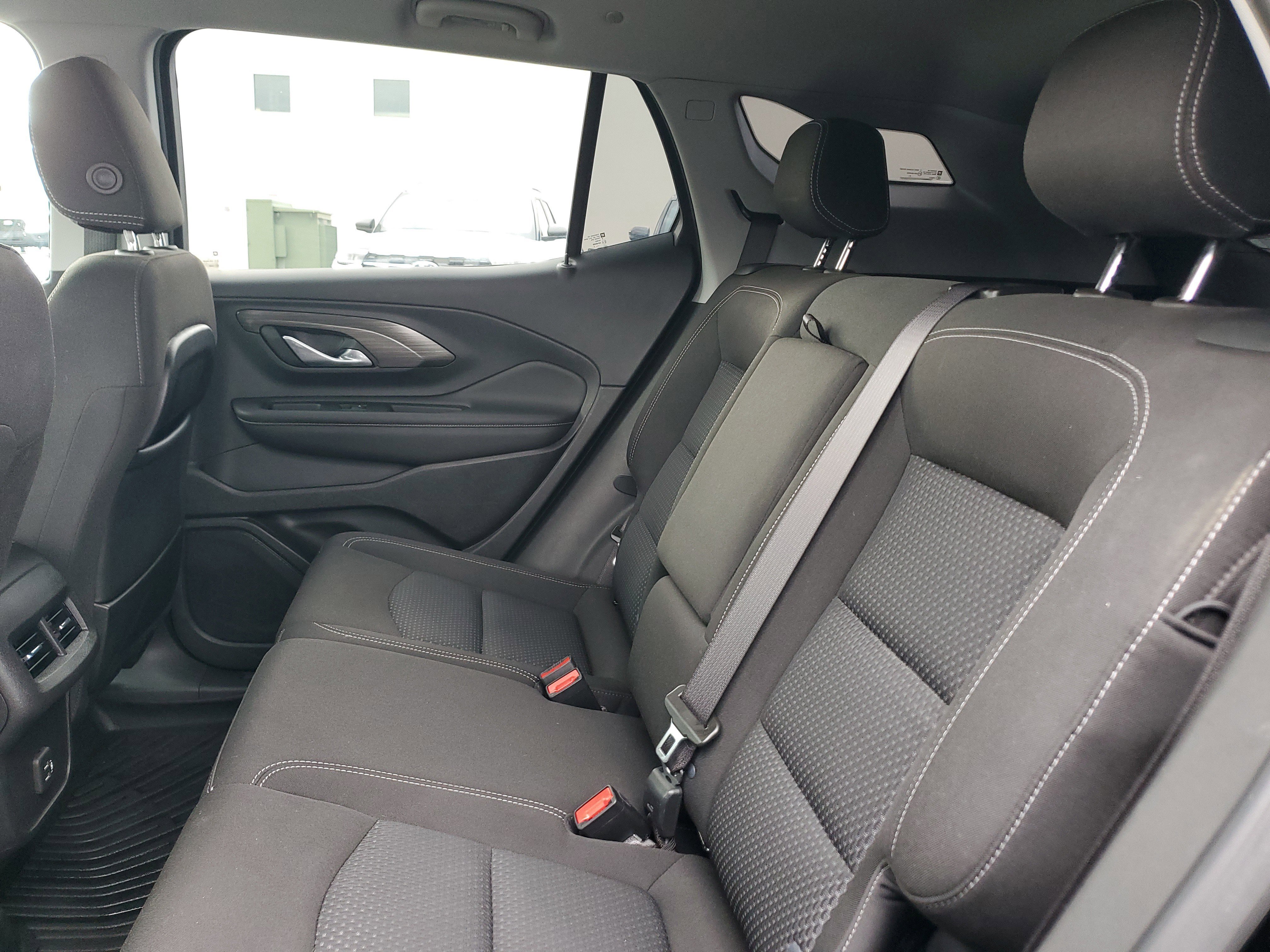 Used 2022 GMC Terrain SLE w/ Driver Convenience Package image 12