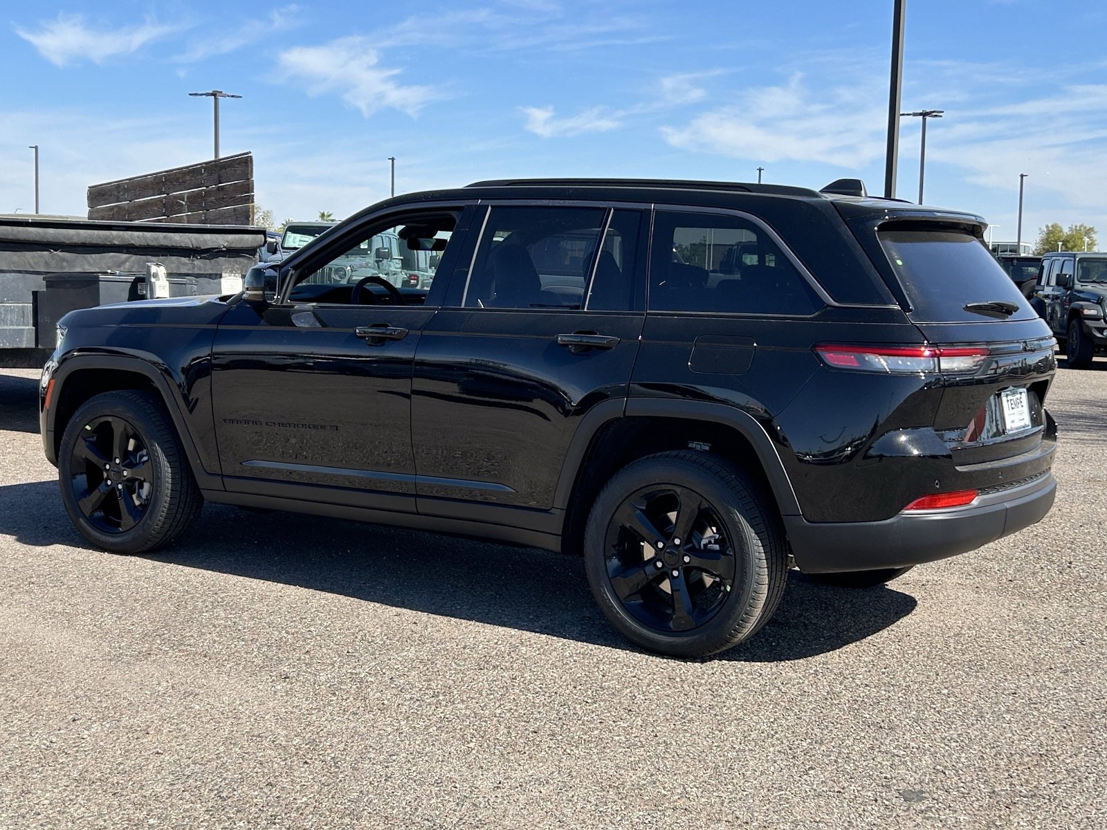 New 2026 Jeep Grand Cherokee Limited w/ Limited Altitude Package AWD/4WD image 3