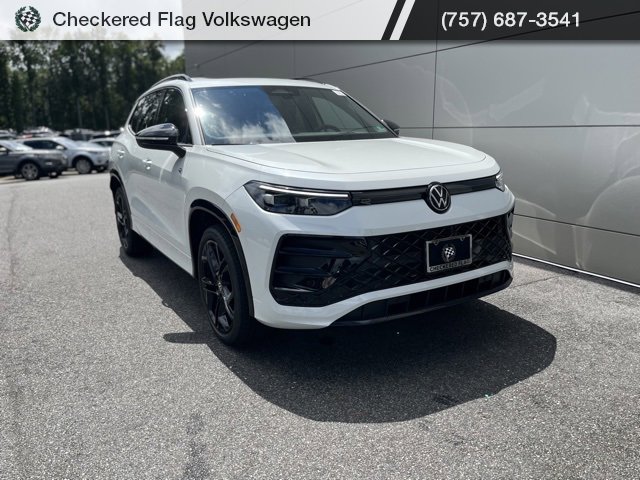 New 2025 Volkswagen Tiguan SE R-Line image 28