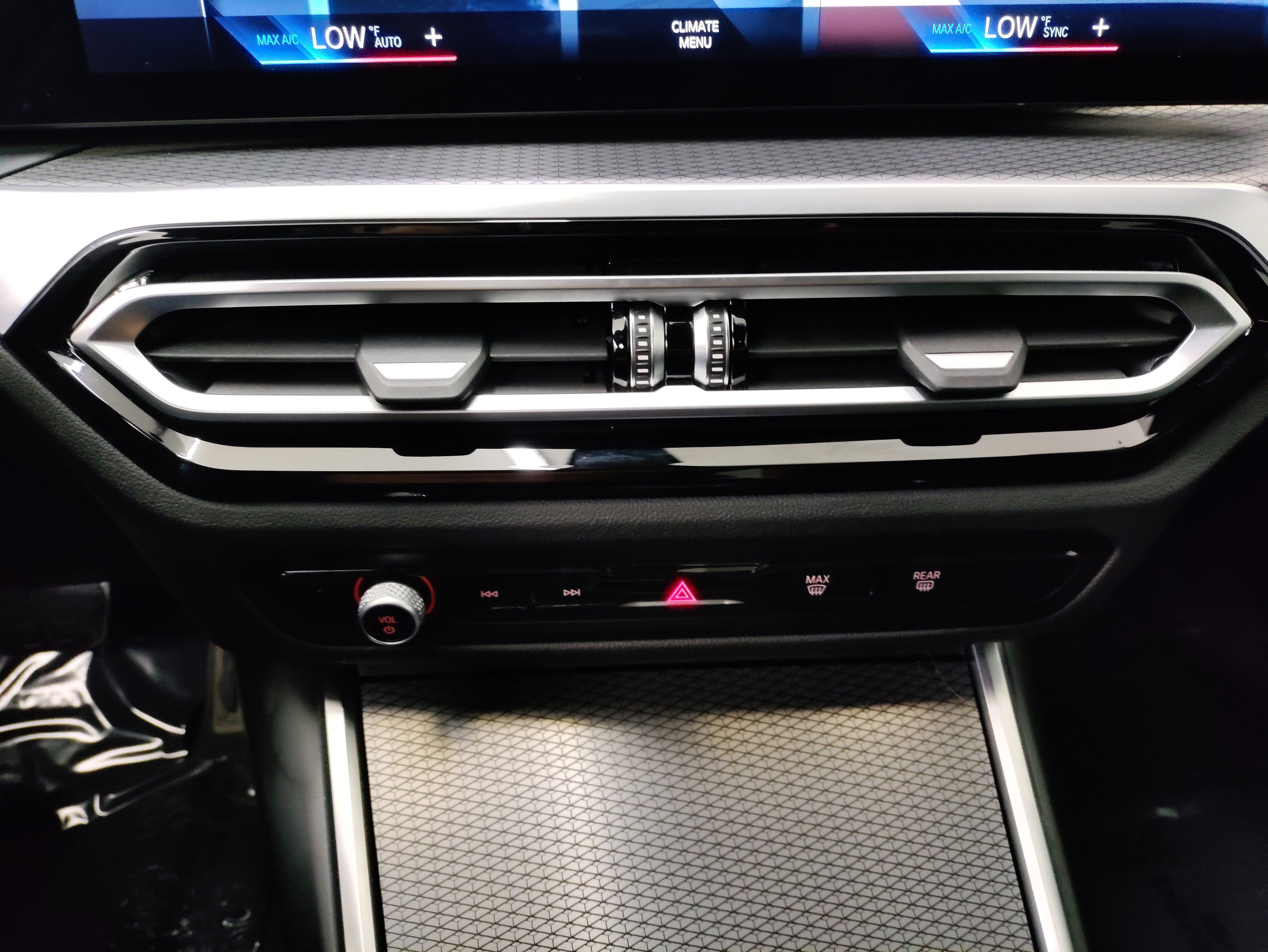 Certified 2023 BMW 330i Sedan w/ M Sport Package image 23