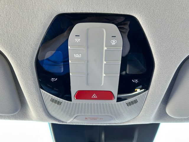 Used 2025 Kia K4 EX image 25