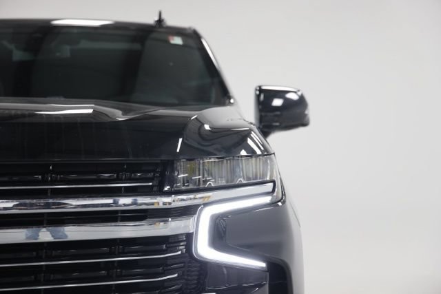 Used 2023 Chevrolet Tahoe LT w/ Luxury Package AWD/4WD image 3
