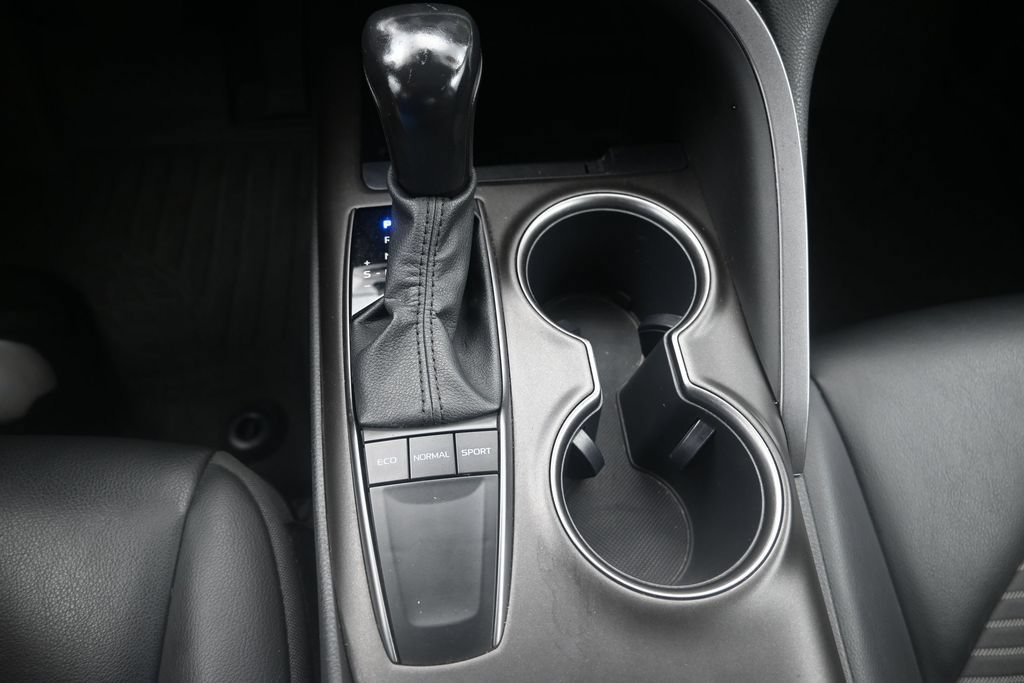 Used 2022 Toyota Camry SE FWD image 27