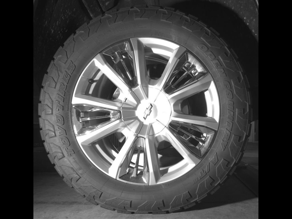 Used 2025 Chevrolet Silverado 1500 High Country w/ High Country Premium Package AWD/4WD image 11