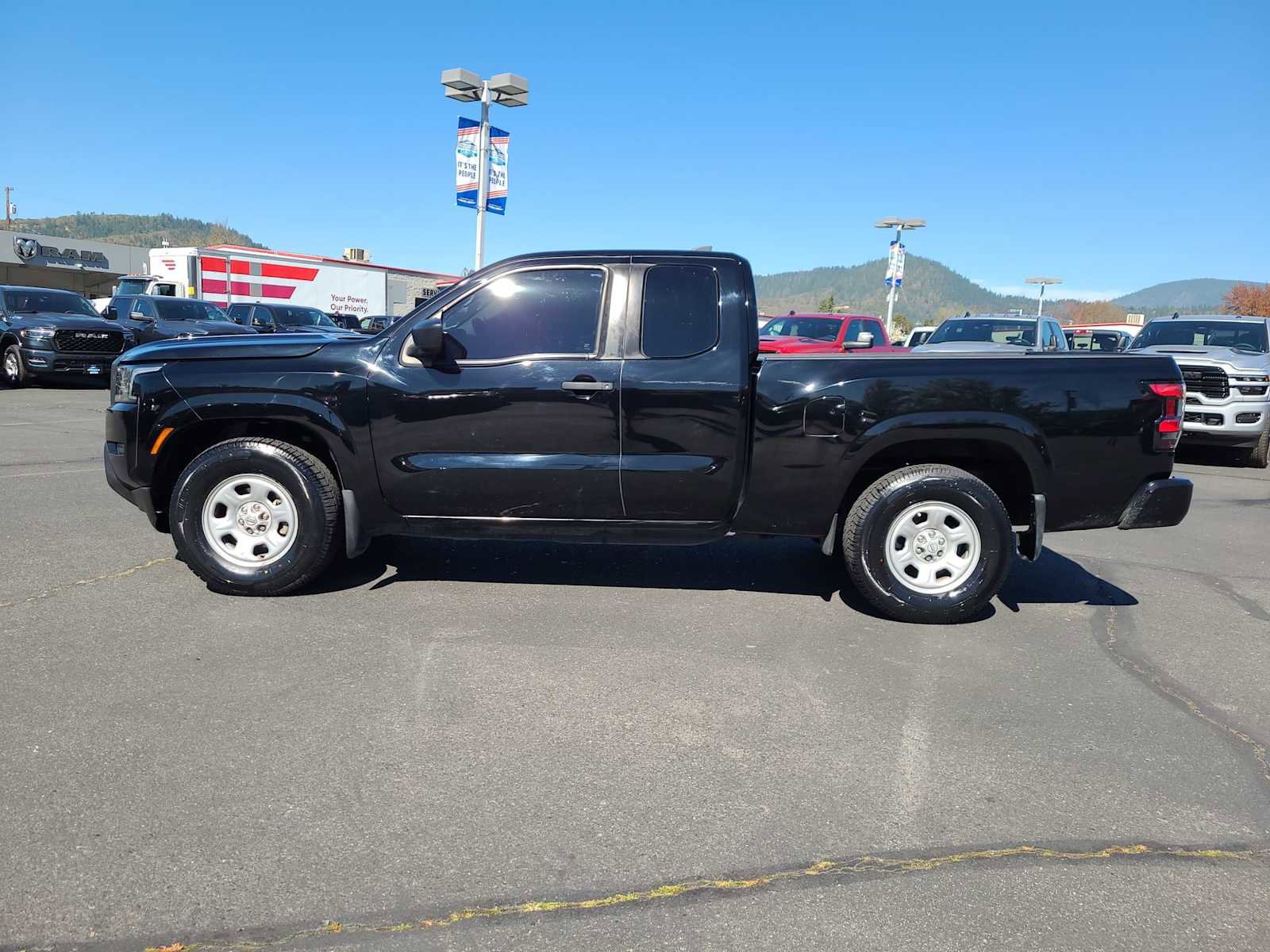 Used 2022 Nissan Frontier S w/ Technology Package image 11