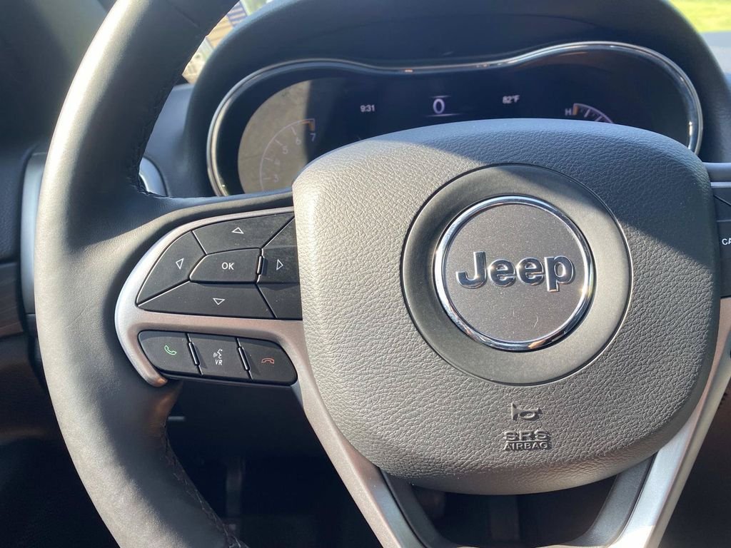 Used 2021 Jeep Grand Cherokee Laredo RWD image 31