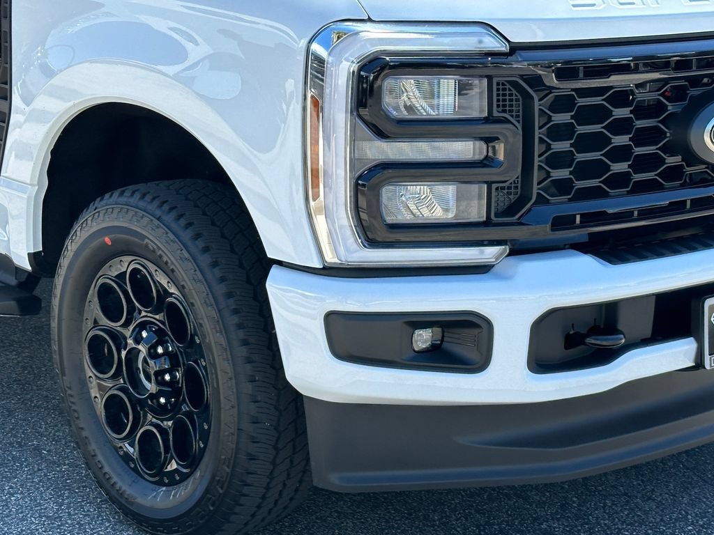 New 2026 Ford F250 XLT w/ XLT Premium Package AWD/4WD image 14