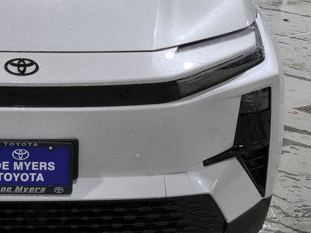 New 2026 Toyota C-HR AWD/4WD image 4