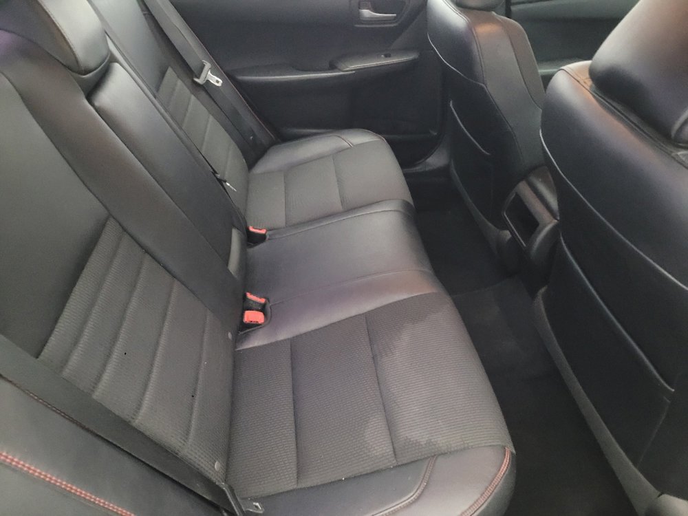 Used 2016 Toyota Camry SE image 19