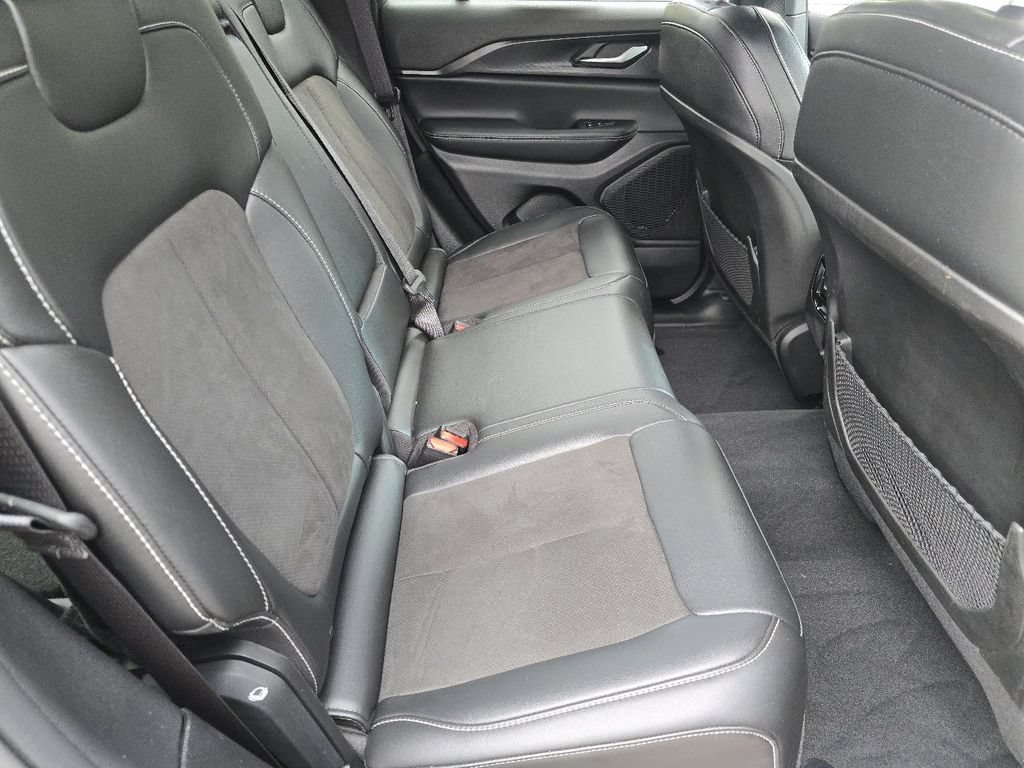 Used 2023 Jeep Grand Cherokee Altitude AWD/4WD image 17